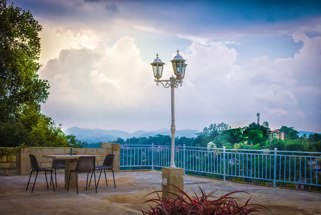 Villa Serene Kandy Exterior photo
